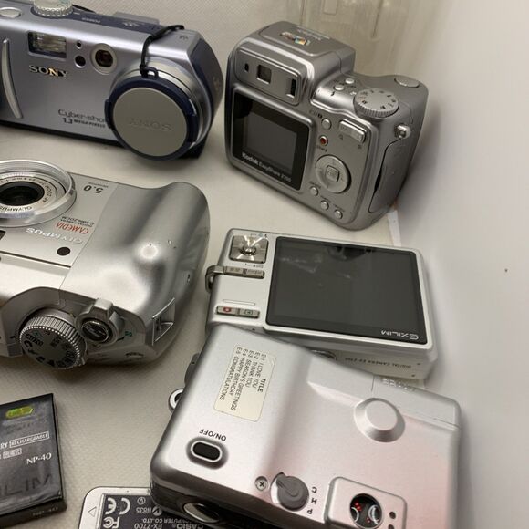 Assorted Compact Digital Camera Lot of 8 Kodak, Canon, Olympus, Casio For Parts - Picture 10 of 15
